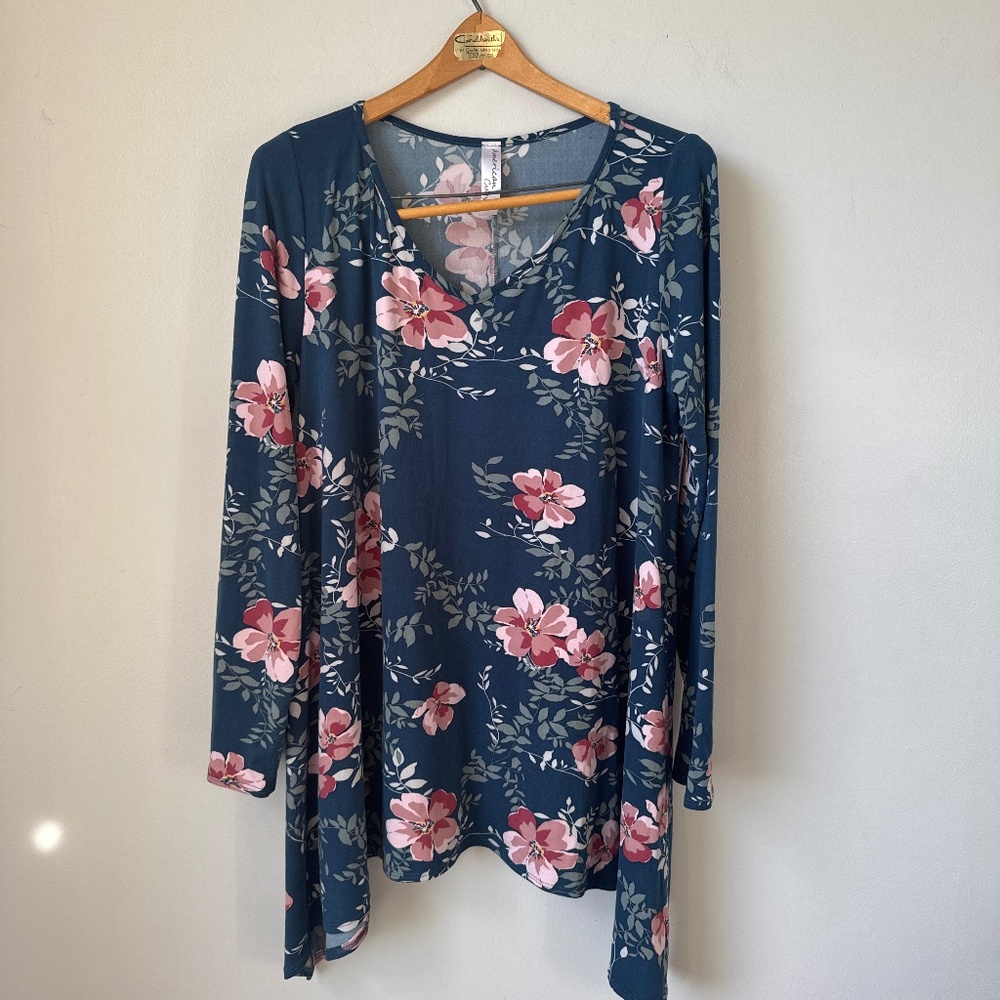 American curvy super soft floral long sleeve tee